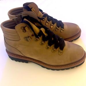 NWT Women’s Blondo Zoe Waterproof Nubuck Boots.
